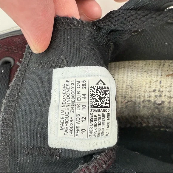 Converse Burgundy and Black Sneakers Unisex M 10/ W 12 - Picture 9 of 9